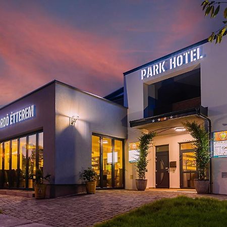 Park Hotel Buek-Buekfuerdo Eksteriør billede