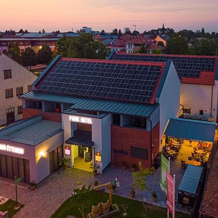 Park Hotel Buek-Buekfuerdo Eksteriør billede