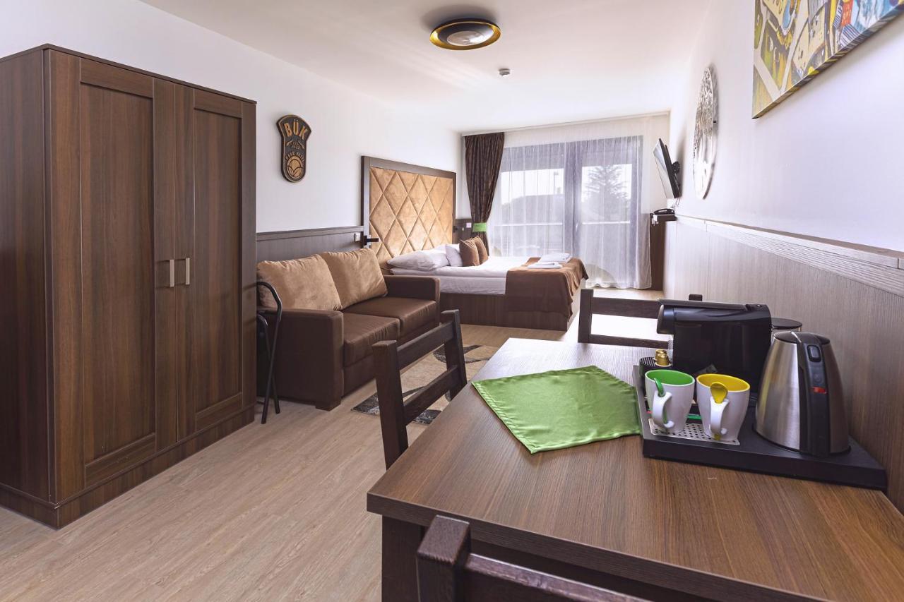 Park Hotel Buek-Buekfuerdo Eksteriør billede