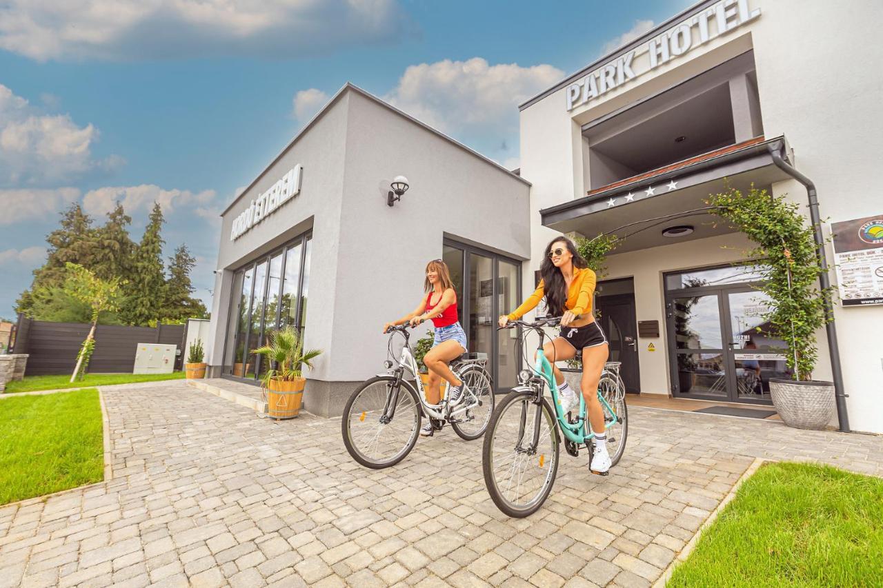 Park Hotel Buek-Buekfuerdo Eksteriør billede