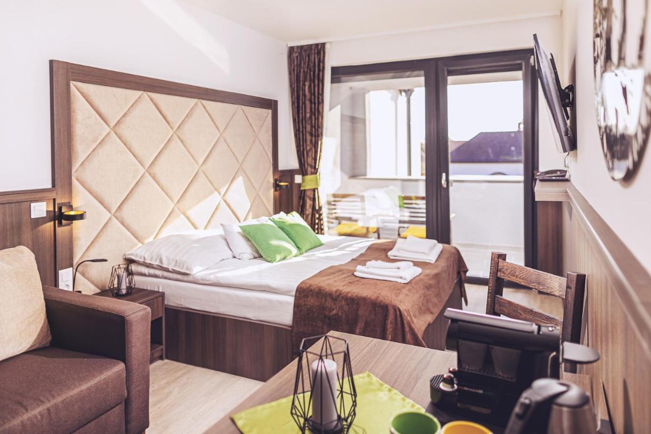 Park Hotel Buek-Buekfuerdo Eksteriør billede