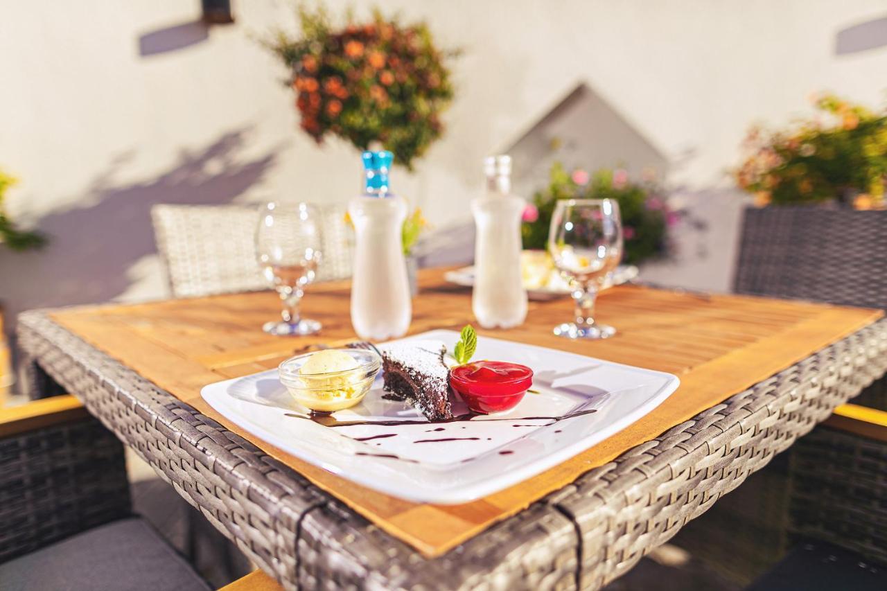 Park Hotel Buek-Buekfuerdo Eksteriør billede